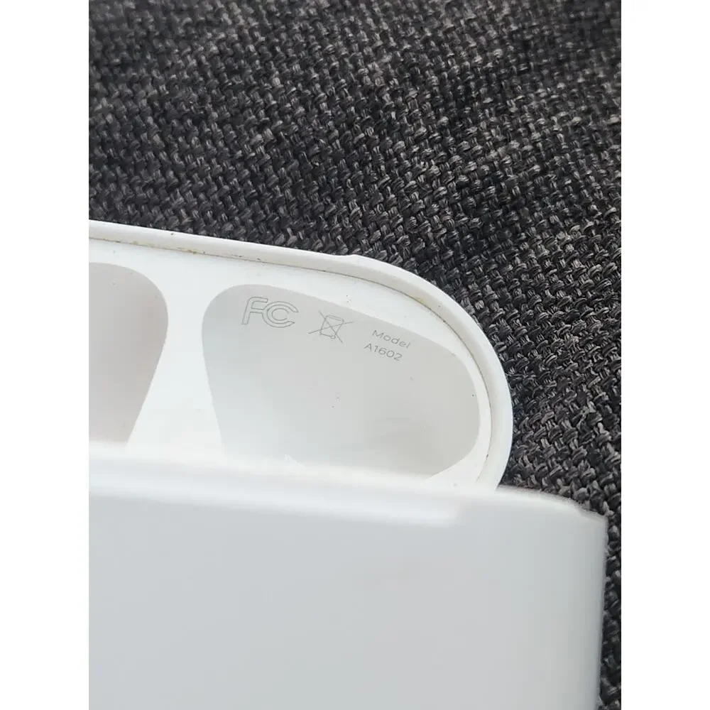 Genuine Apple AirPods Charging Case Only - Model A1602 - White